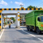 Pembatasan Ketinggian Portal 4 Meter di Rel Layang Ketapang Hambat Lintas Truk Besar IMG-20260923-WA0034(1)