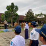 Plt, Polsek Muncar Jadi Pembina Upacara di SMPN 1 Muncar, Sampaikan Himbauan Kenakalan Remaja dan Tertib Berlalu Lintas Screenshot_20260907-211058
