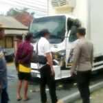 Kecelakaan Dua Truk Box di Depan Balai Desa Benculuk Banyuwangi, Tidak Ada Korban Jiwa Screenshot_20260910-051836