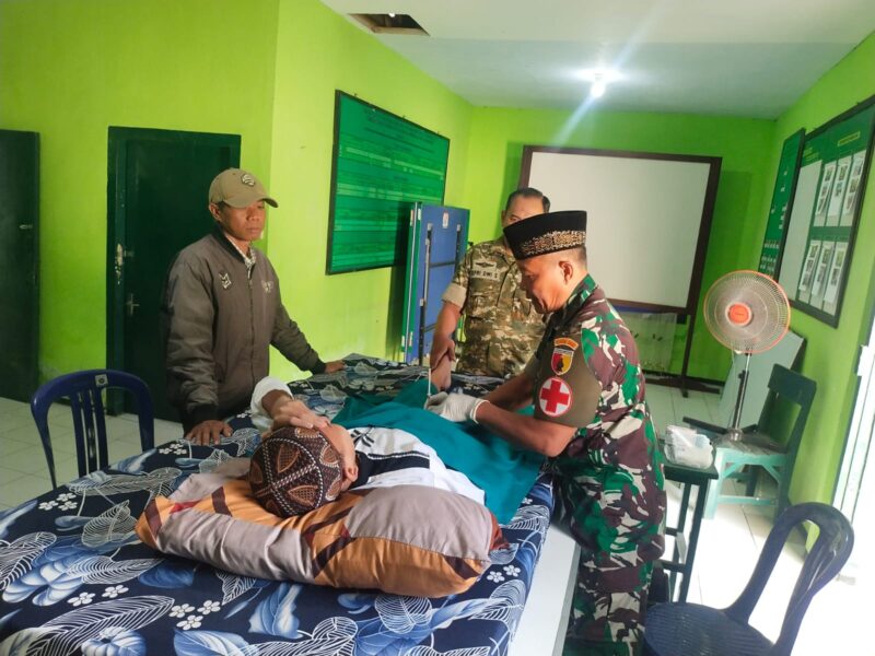 Kapten Cba Wakid Tohari Sunat anak